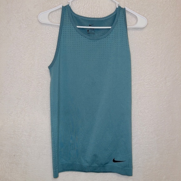Nike Pro Hyper Cool Blue Sleeveless Athletic Tank Top size medium - Picture 1 of 5
